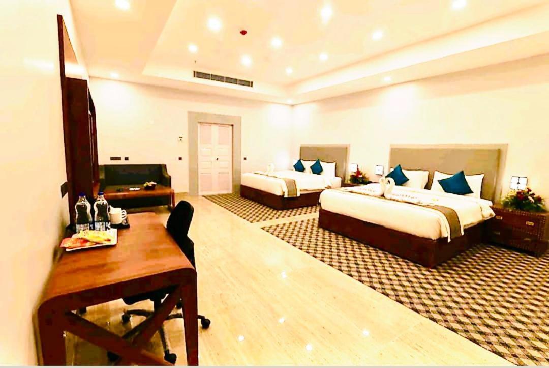 Seven Hills Hotel Puri Exterior foto